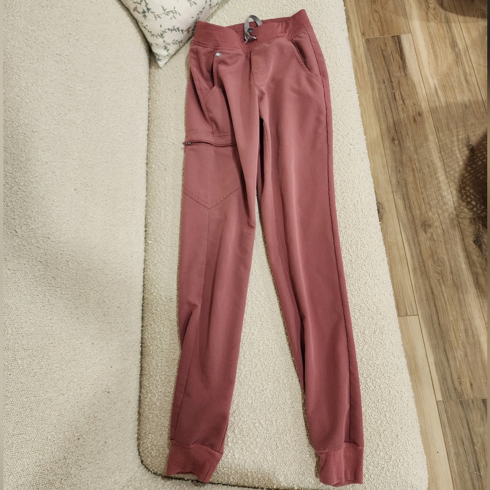 Figs Zamora Scrub Joggers in Mauve🤍